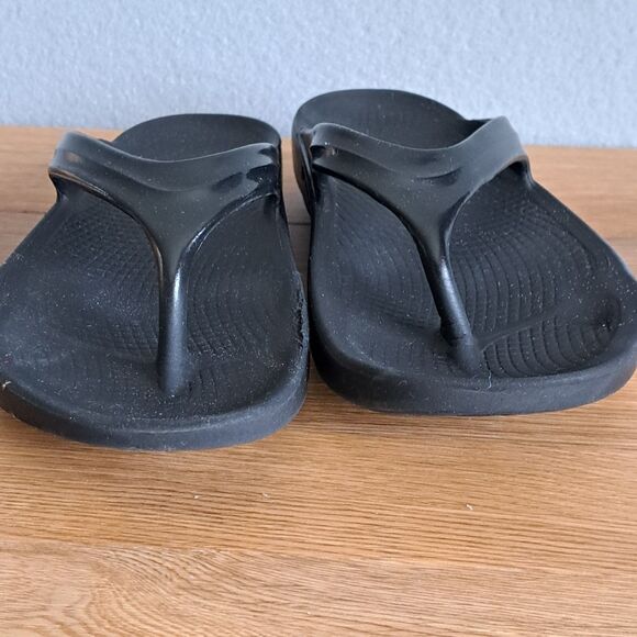 OOFOS OOriginal Recovery Flip Flops Sandal Black 38 Womens 7 Mens 5 Thongs - Picture 2 of 9